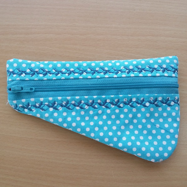 EWC143  ITH Zipper Scissor Pouches
