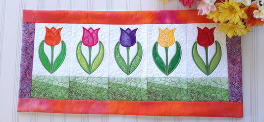 EWC164 IHQ Tulip Table Runner