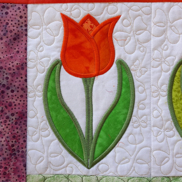 EWC164 IHQ Tulip Table Runner