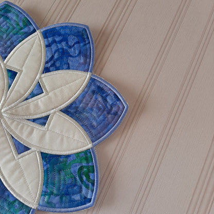 EWC186  ITH Large Applique Spring Table Topper 1