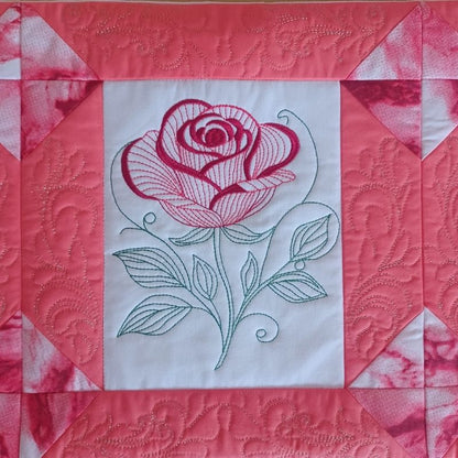 EWC283 - Summer Rose Table Runner