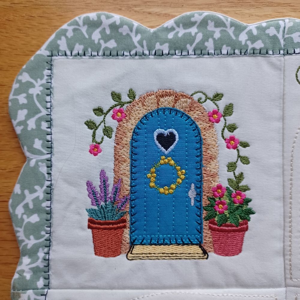 EWC290 – Country Table Topper