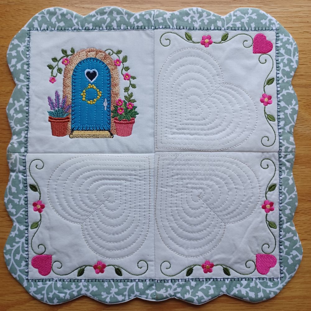 EWC290 – Country Table Topper