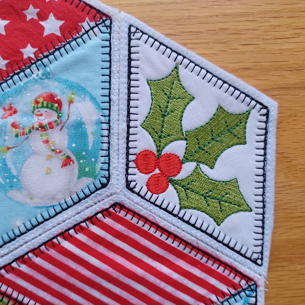 EWC292 - Applique Wreath