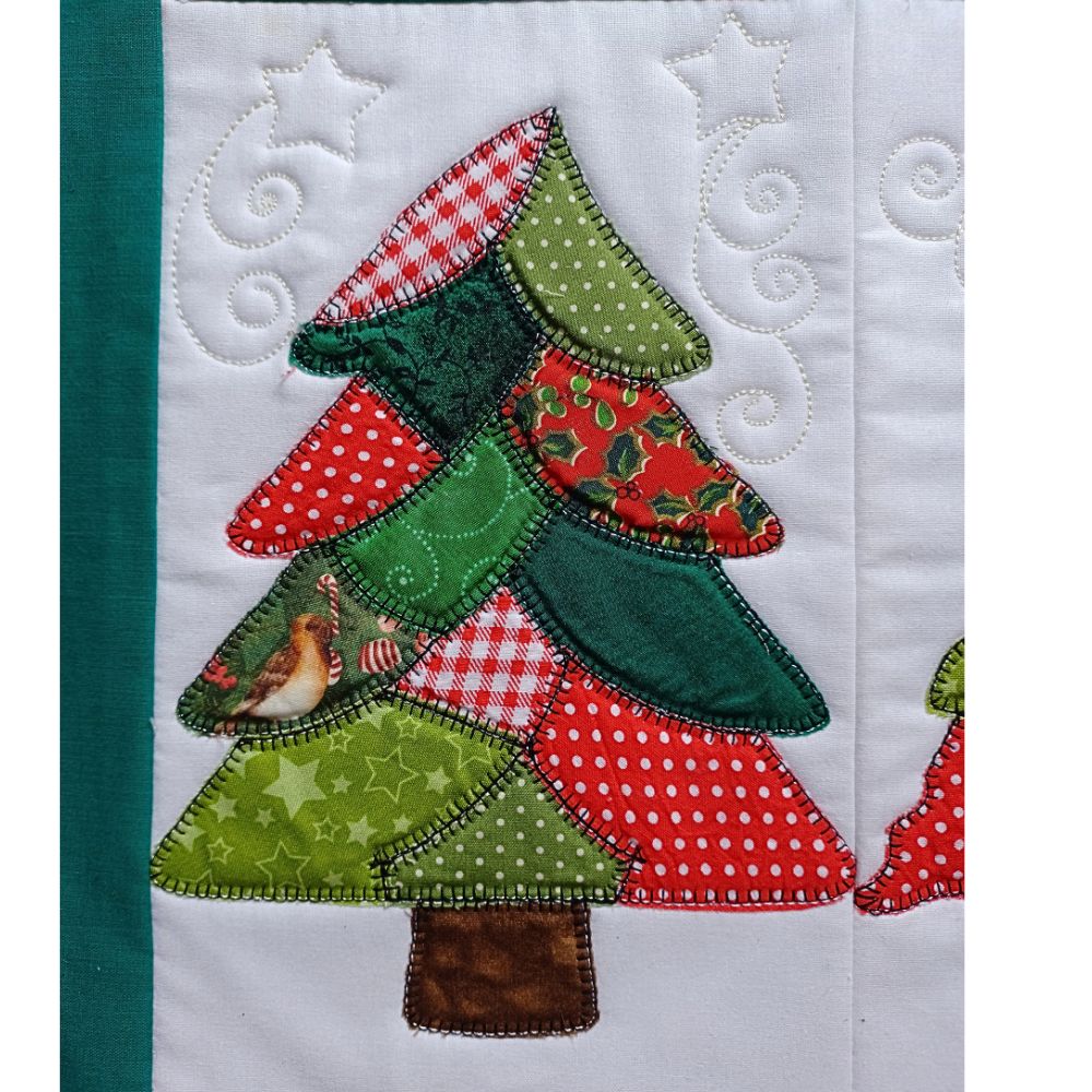 EWC293 - Applique Festive Trees Table Runner