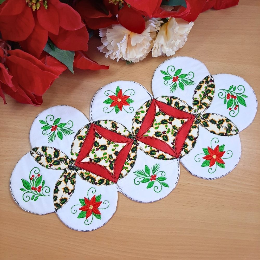 EWC294 - Christmas Applique Table Topper
