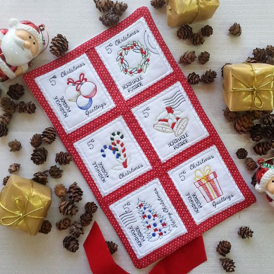 EWV152  ITH Santa Post Mini Quilt