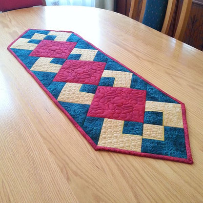 EWV162  Holly table Runner