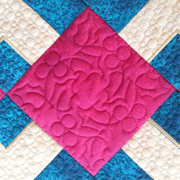 EWV162  Holly table Runner