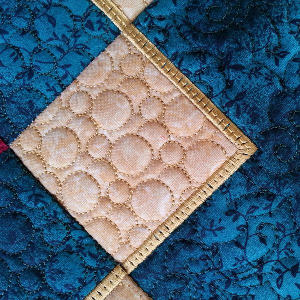 EWV162  Holly table Runner