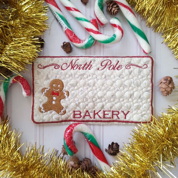 EWV177  ITH North Pole Mug Rugs