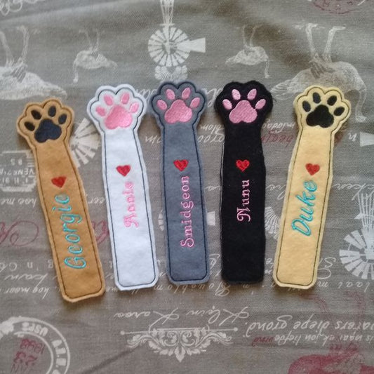 EWV192  ITH Paw Bookmark