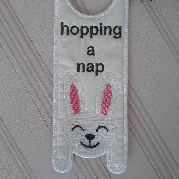 EWV214  ITH Nap Time Critter Door Hangers