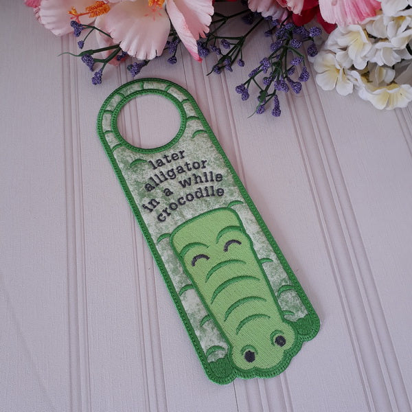 EWV214  ITH Nap Time Critter Door Hangers