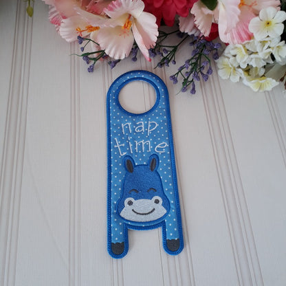 EWV214  ITH Nap Time Critter Door Hangers