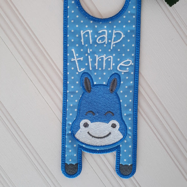 EWV214  ITH Nap Time Critter Door Hangers