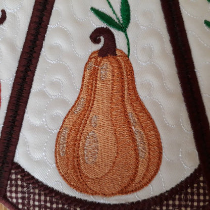 EWV248  Pumpkin Love Table Topper