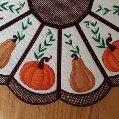 EWV248  Pumpkin Love Table Topper