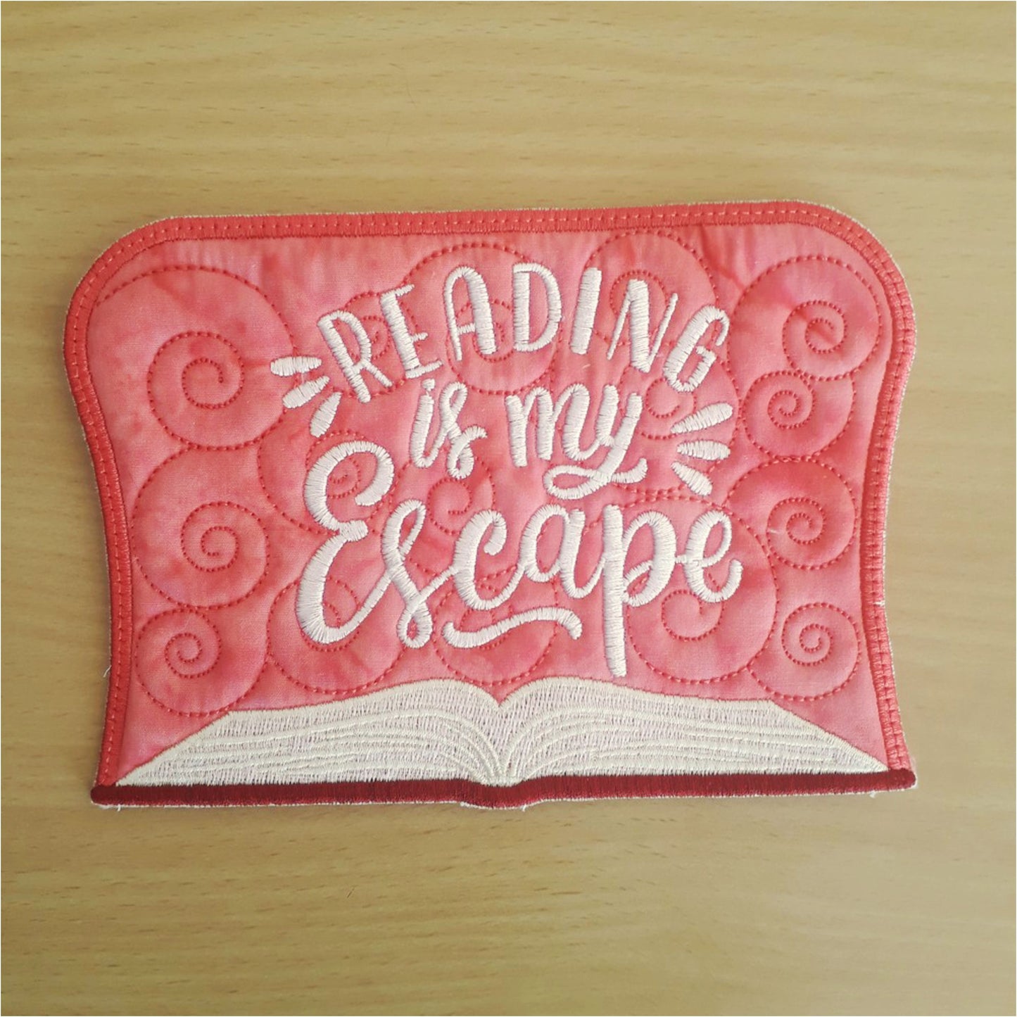EWV329 - ITH Book Time Mug Rugs & Feather Bookmark