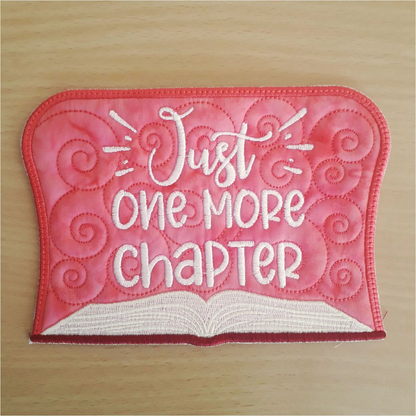 EWV329 - ITH Book Time Mug Rugs & Feather Bookmark