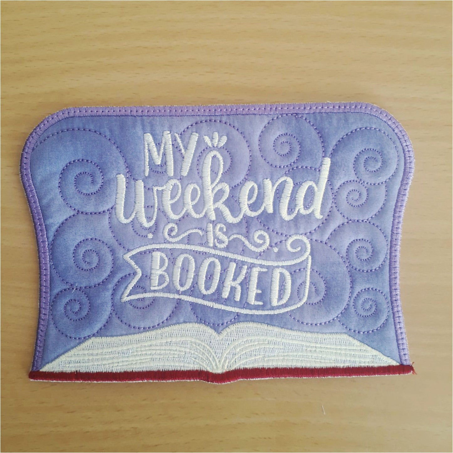 EWV329 - ITH Book Time Mug Rugs & Feather Bookmark