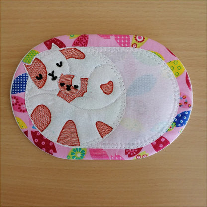 EWV366 - Hugs Mug Rugs