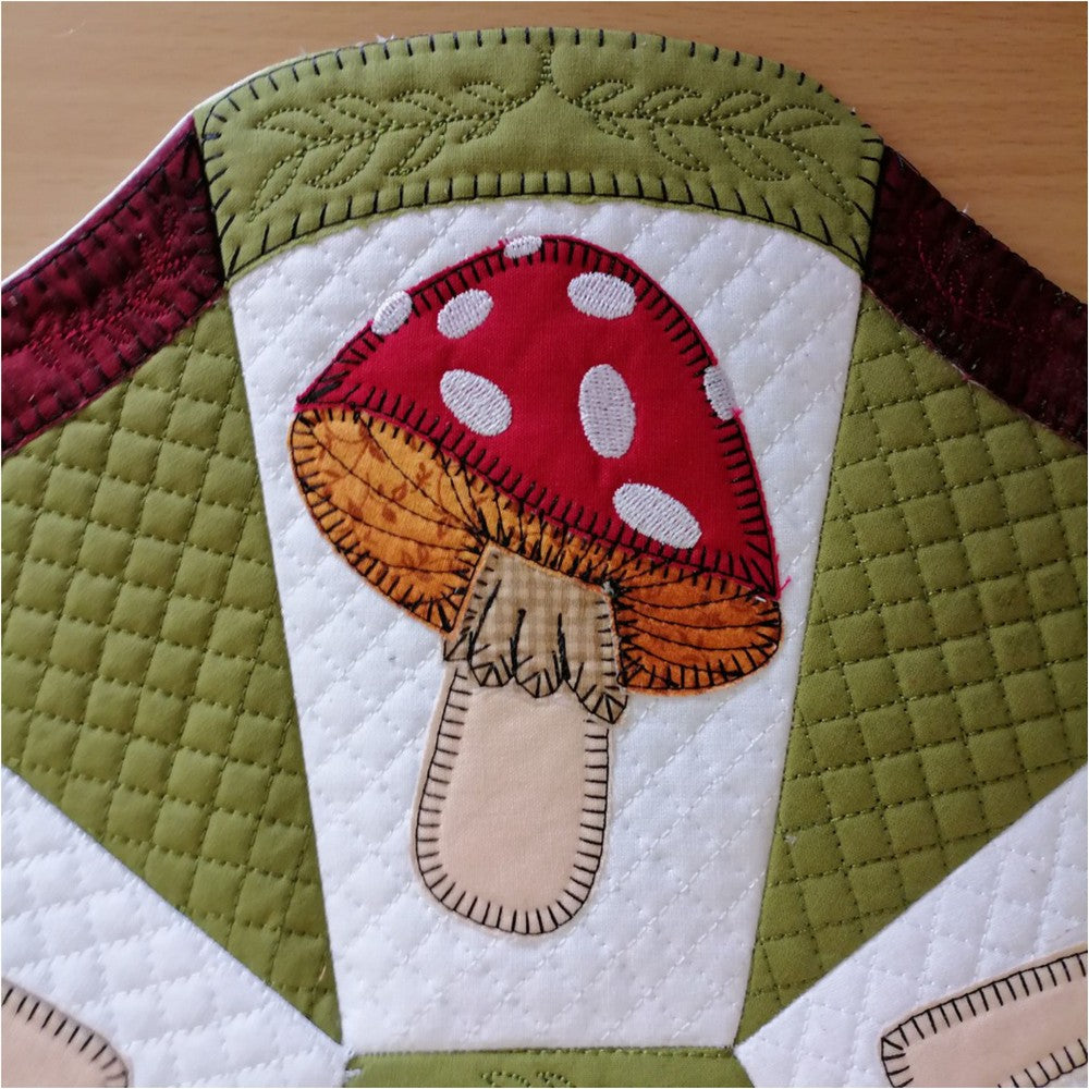 EWV369 - Mushroom Table Topper