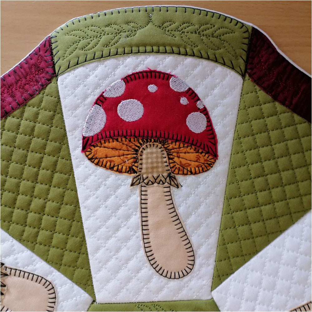 EWV369 - Mushroom Table Topper